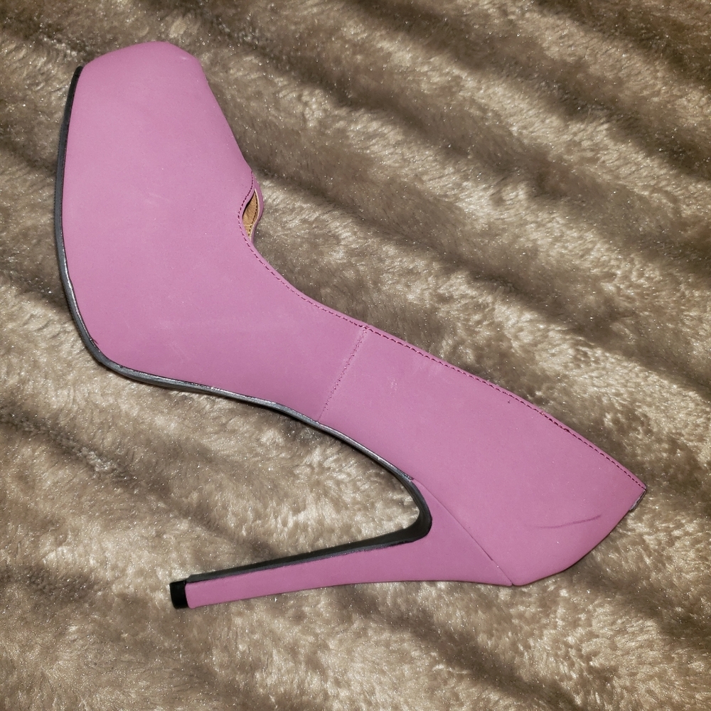 Shoes - Picture 2 of 4
